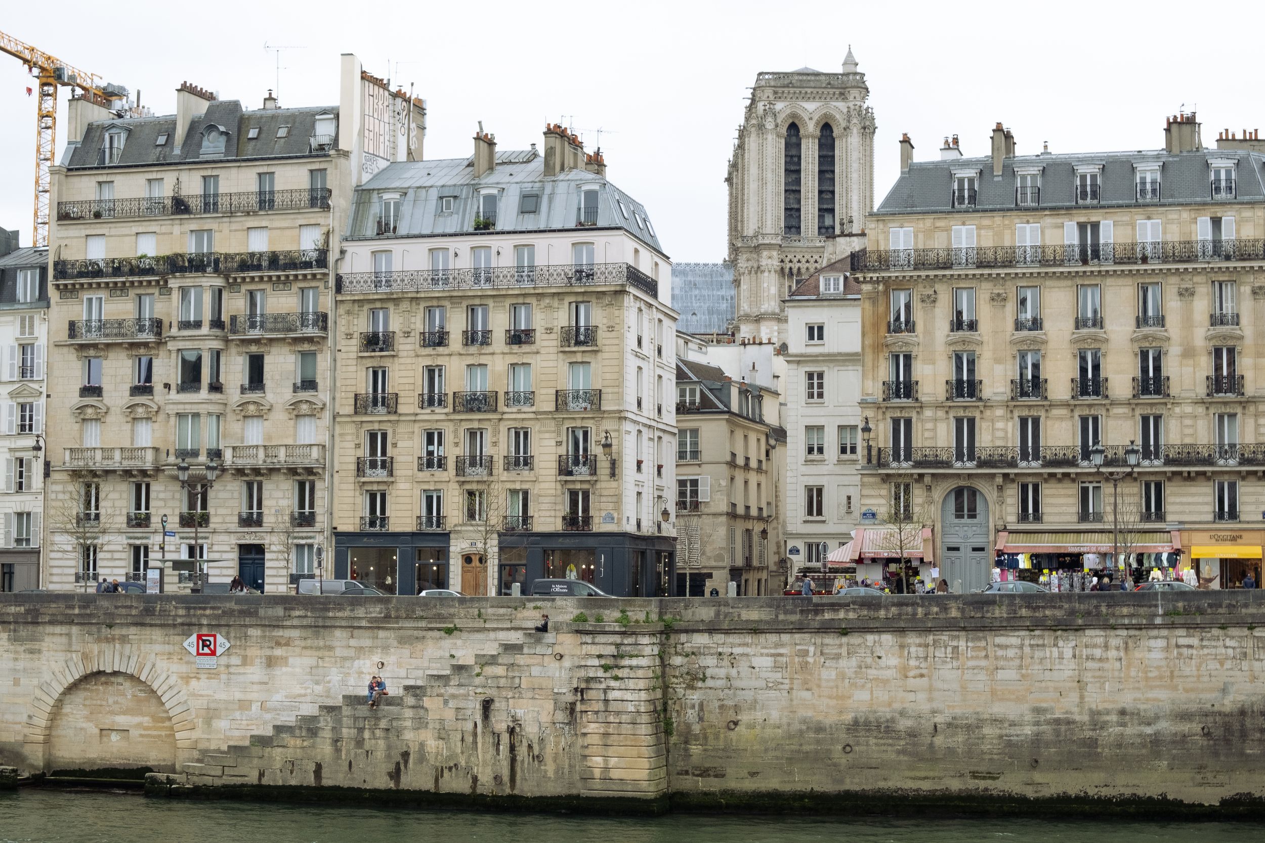 © Louis Ayoul